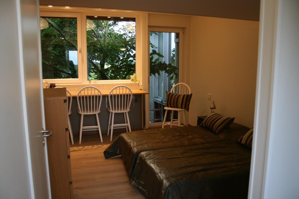 Lilla Huset Pa Slaetten B&B Lund Ruang foto