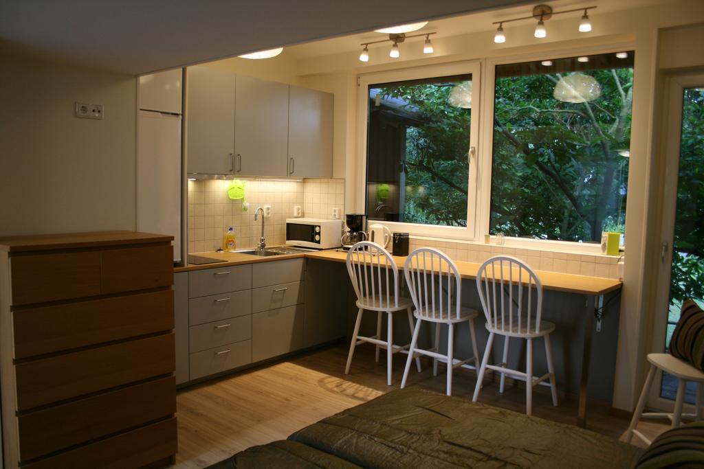 Lilla Huset Pa Slaetten B&B Lund Ruang foto